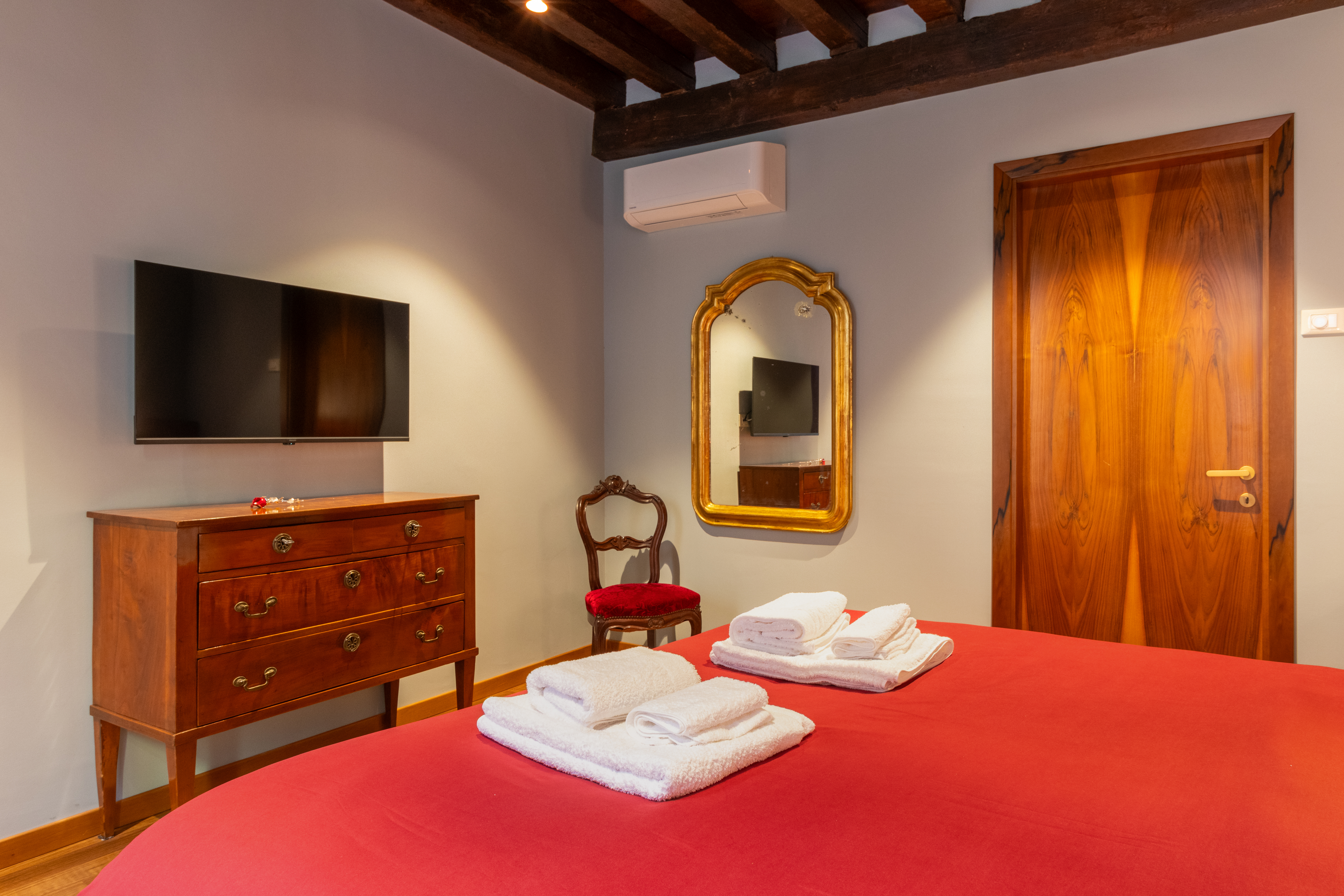 Nobilis Apartment