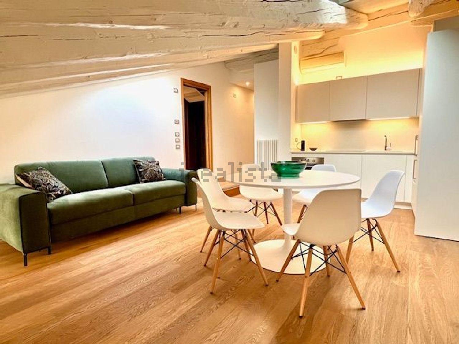 LOFT SU DUE LIVELLI IN PESCHERIA