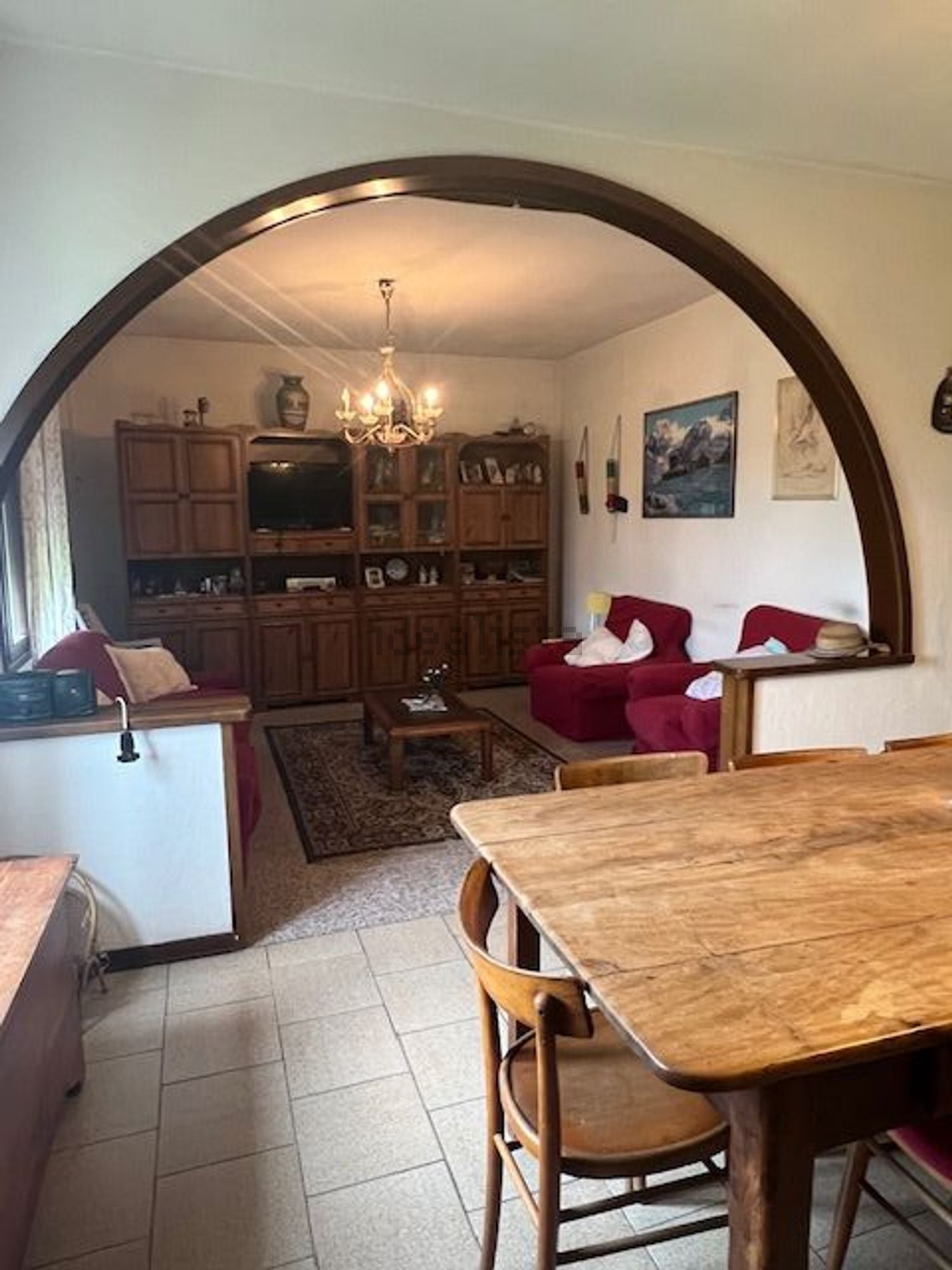 CASALE CON TERRENO DI DUE ETTARI A ZERMAN
