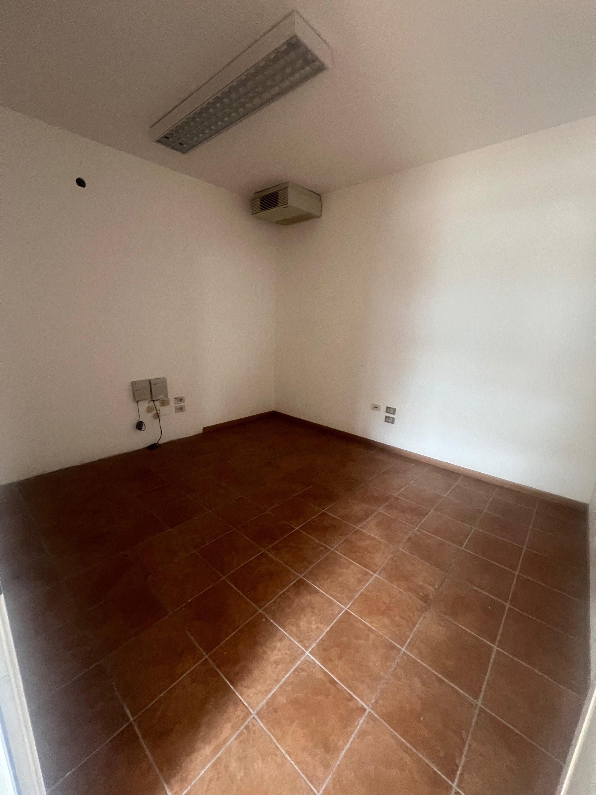 UFFICIO IN AFFITTO CASTAGNOLE